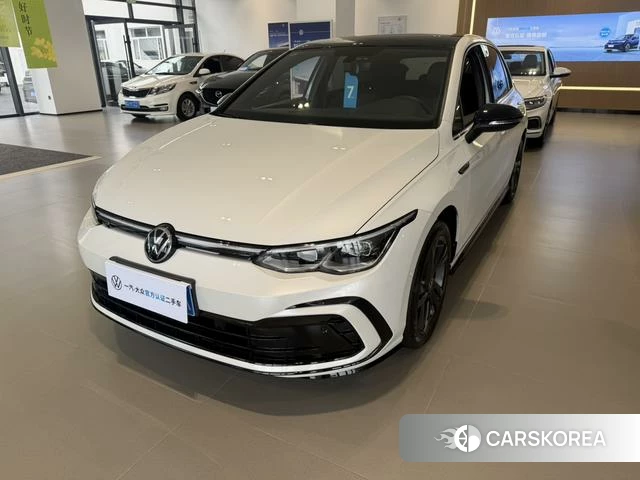 Volkswagen Golf 2024 Белый из Китая, фото 3