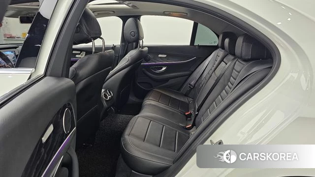 Mercedes-Benz E-Class W213 2018 Белый из Кореи, фото 3