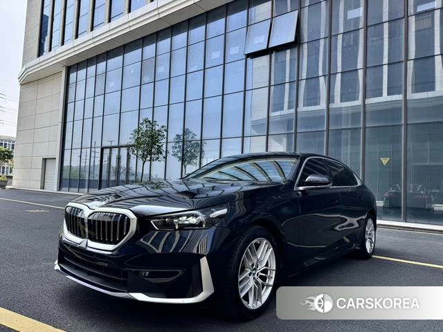 BMW 5 series 2024 Черный из Китая, фото 3