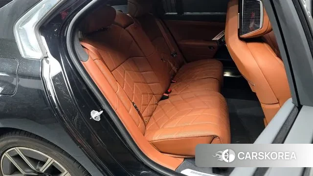 BMW 7 Series (G70) 2025 Черный из Кореи, фото 3