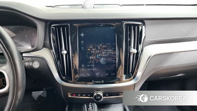 Volvo V60 Cross-Country 2nd Generation 2020 Белый из Кореи, фото 3