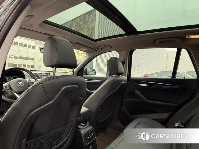BMW X1 (F48) 2022 Черный из Кореи, фото 3