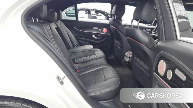 Mercedes-Benz E-Class W213 2022 Белый из Кореи, фото 3