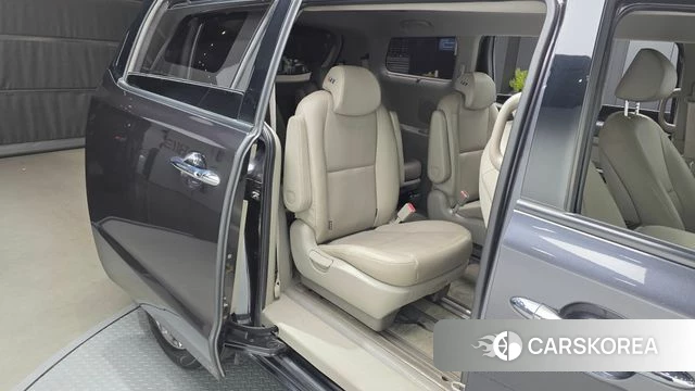 Kia The New Carnival 2018 Серый из Кореи, фото 3