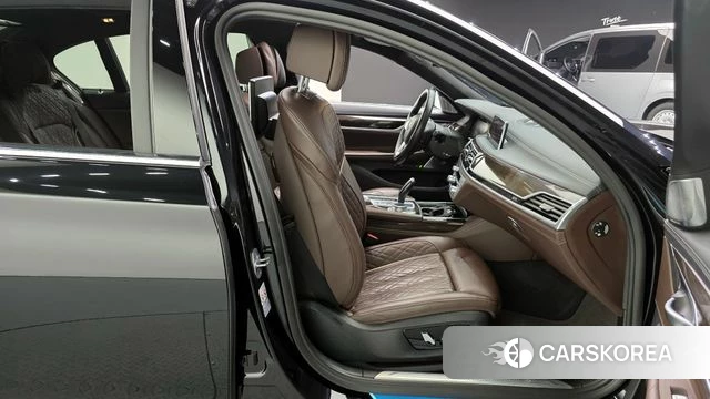 BMW 7 Series (G11) 2022 Черный из Кореи, фото 3