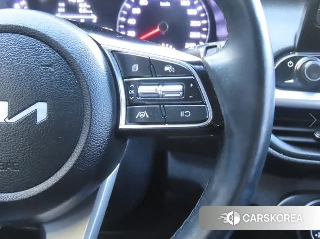 Kia The New K3 2nd generation 2021 Белый из Кореи, фото 3