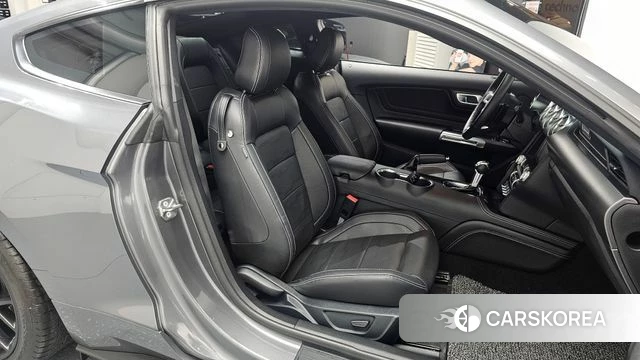 Ford Mustang 2021 Серый из Кореи, фото 3