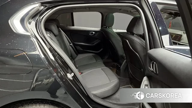 BMW 1 Series (F40) 2024 Черный из Кореи, фото 3