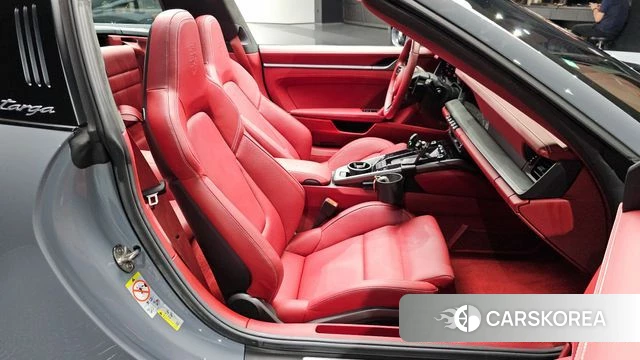 Porsche 911(992) 2024 Серебристо-серый из Кореи, фото 3