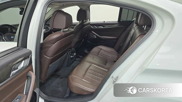 BMW 5 Series (G30) 2018 Белый из Кореи, фото 3