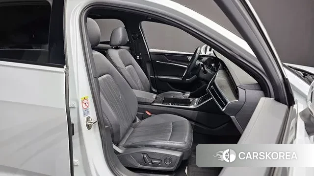 Audi A6 (C8) 2021 Белый из Кореи, фото 3