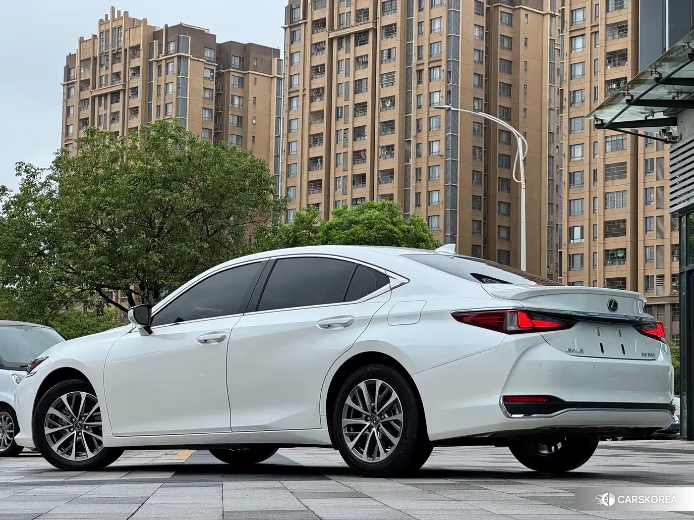 Lexus ES 2023 Белый из Китая, фото 3