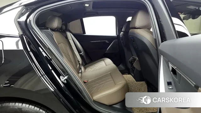 BMW 5 Series (G60) 2024 Черный из Кореи, фото 3