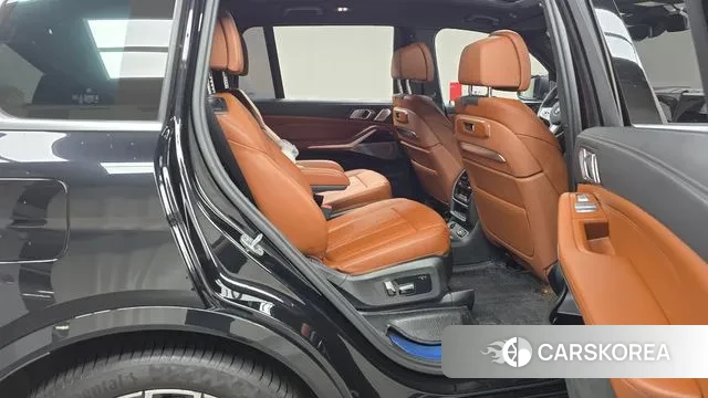 BMW X7 (G07) 2023 Черный из Кореи, фото 3