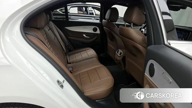 Mercedes-Benz E-Class W213 2021 Белый из Кореи, фото 3