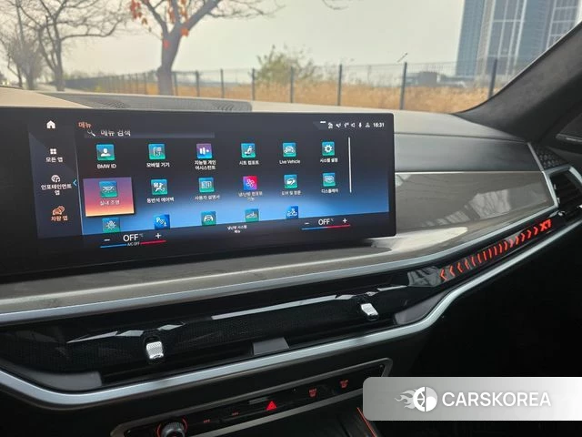 BMW X7 (G07) 2023 Белый из Кореи, фото 3