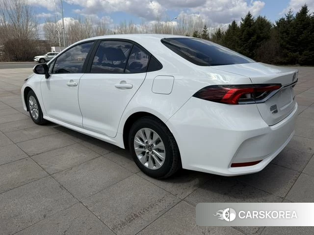 Toyota Corolla 2022 Белый из Китая, фото 3