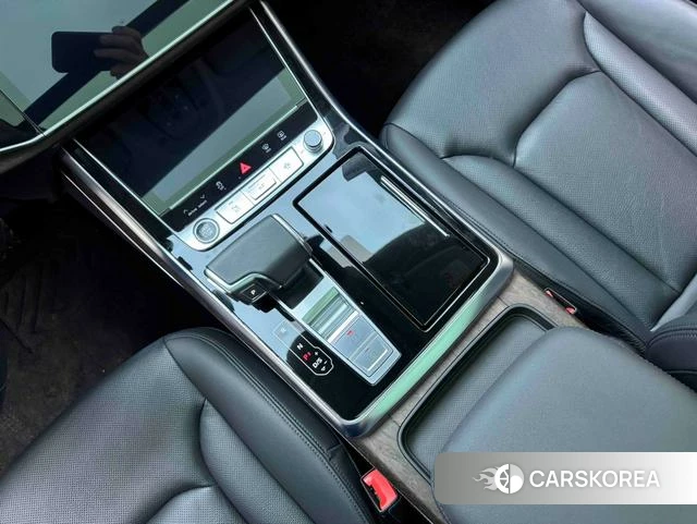 Audi Q7 2023 Черный из Китая, фото 3