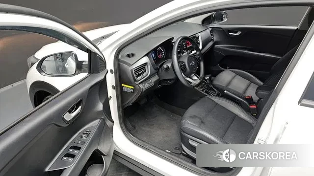 Kia Stonic 2019 Белый из Кореи, фото 3