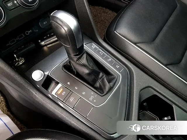 Volkswagen Tiguan second Generation 2019 Белый из Кореи, фото 3