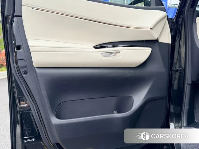 Lexus LM 2024 Черный из Китая, фото 3