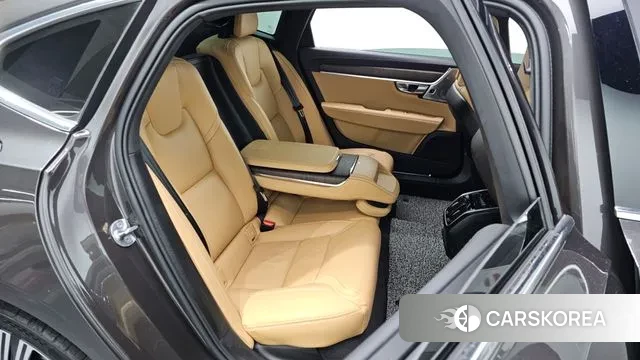 Volvo S90 2022 Серый из Кореи, фото 3