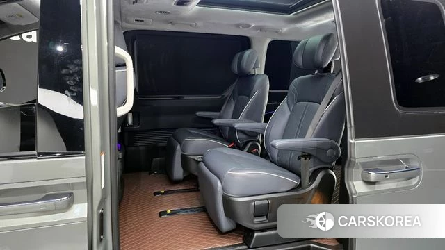 Hyundai Staria 2023 Серый из Кореи, фото 3