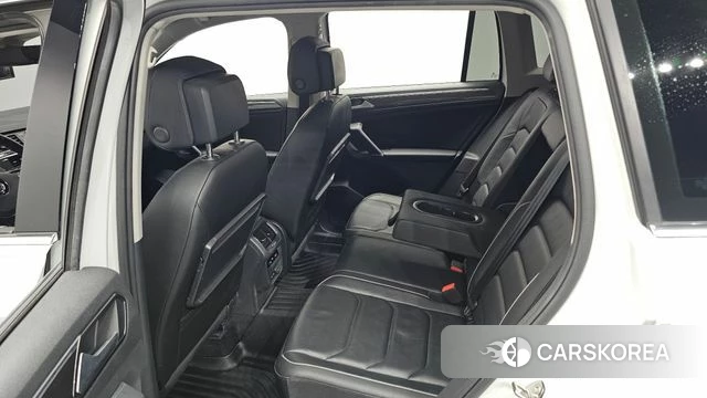 Volkswagen Tiguan second Generation 2018 Белый из Кореи, фото 3