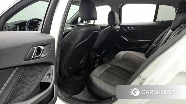 BMW 1 Series (F40) 2020 Белый из Кореи, фото 3