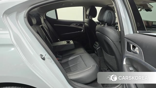 Genesis The New G70 2021 Светло-серебряный цвет из Кореи, фото 3