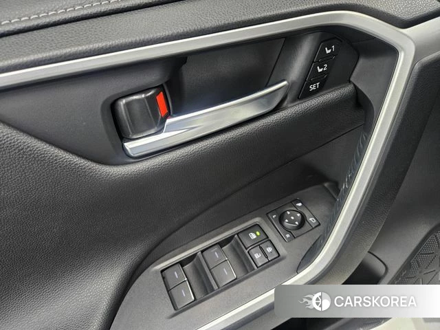 Toyota RAV4 5th Generation 2025 Белый из Кореи, фото 3