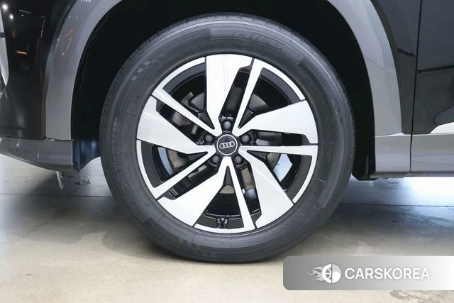 Audi Q6 2024 Черный из Китая, фото 3