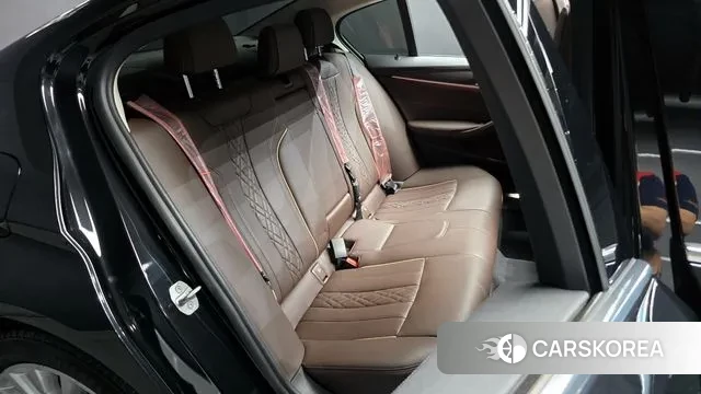 BMW 5 Series (G30) 2021 Черный из Кореи, фото 3