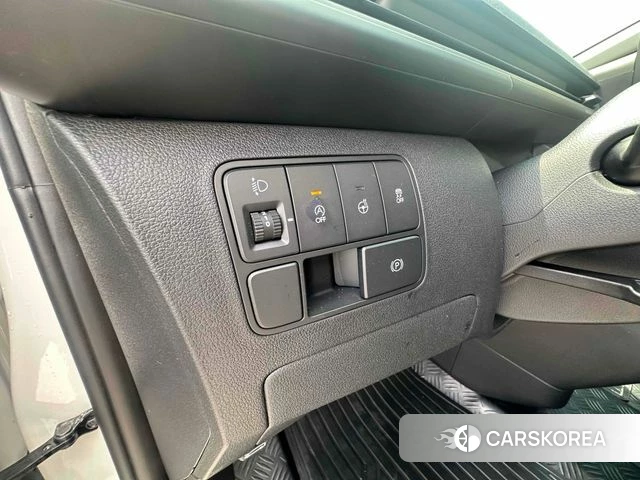 Hyundai Staria 2025 Белый из Кореи, фото 3