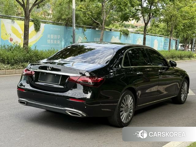 Mercedes-Benz E-class 2022 Черный из Китая, фото 3