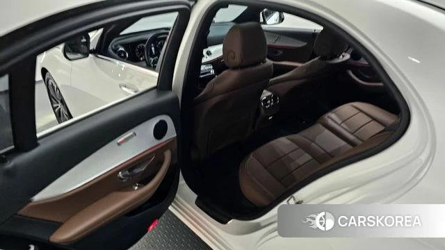Mercedes-Benz E-Class W213 2021 Белый из Кореи, фото 3