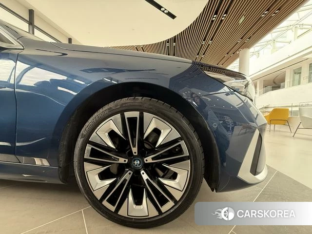 BMW i5 2025 Синий из Китая, фото 3