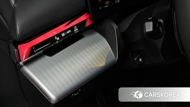 BMW 5 Series (G60) 2025 Белый из Кореи, фото 3