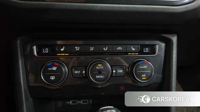 Volkswagen Tiguan second Generation 2018 Белый из Кореи, фото 3
