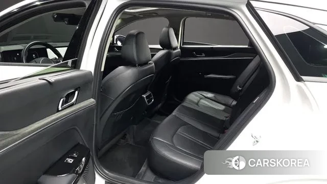 Kia The New K5 3rd generation 2024 Белый из Кореи, фото 3