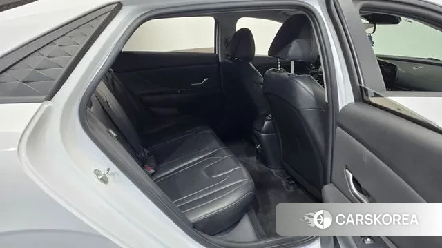 Hyundai The New Avante (CN7) 2023 Белый из Кореи, фото 3