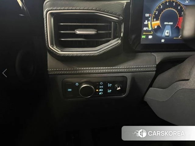 Ford Mustang 7th Generation 2024 Серебристо-серый из Кореи, фото 3