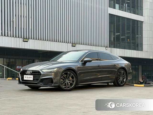 Audi A7 2023 Темно-серый из Китая, фото 3