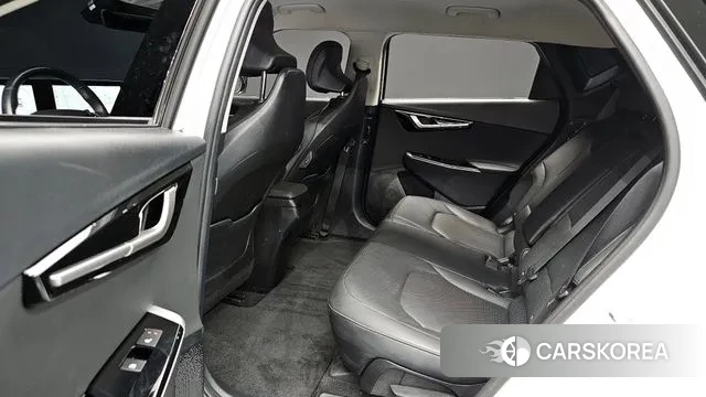 Kia EV6 2023 Белый из Кореи, фото 3