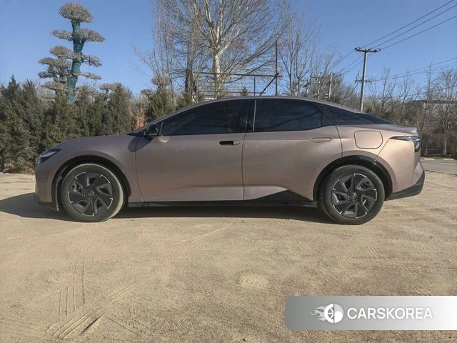 Toyota bZ3 2023 Другой из Китая, фото 3