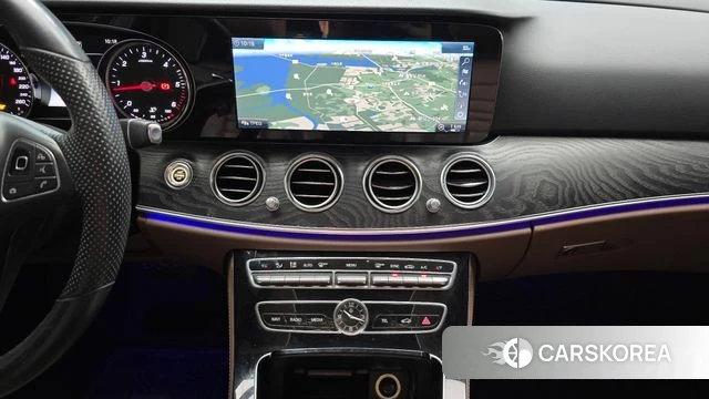 Mercedes-Benz E-Class W213 2018 Серый из Кореи, фото 3