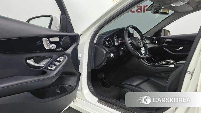 Mercedes-Benz C-Class W205 2018 Белый из Кореи, фото 3
