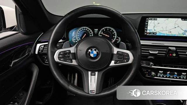 BMW 5 Series (G30) 2018 Белый из Кореи, фото 3