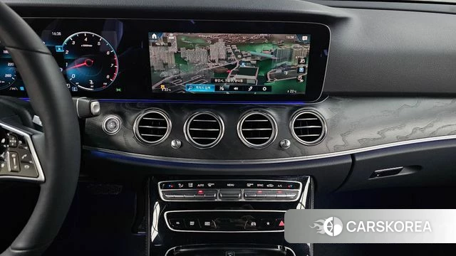 Mercedes-Benz E-Class W213 2023 Белый из Кореи, фото 3