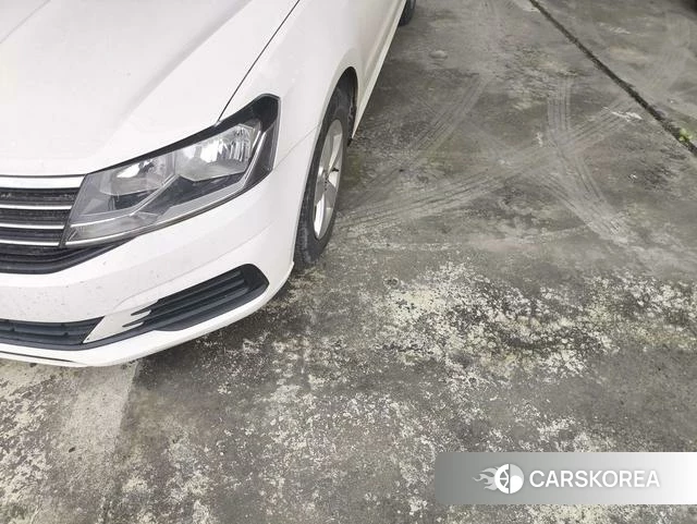 Volkswagen Lavida 2023 Белый из Китая, фото 3